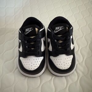 Infant Nike Black and White Sneakers